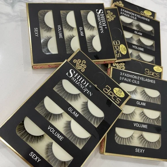 Lashes - Picture 2 of 8